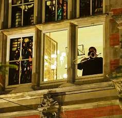 Im Advent wird auch der Turmbläser wieder aus den Fenstern des Rathauses die Besucher verzaubern