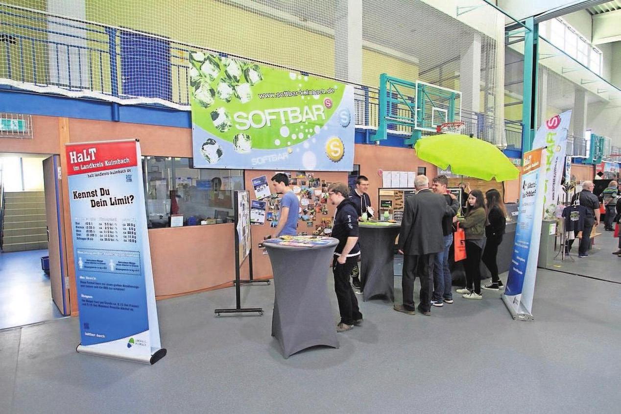 Die Ausbildungsmesse im Oberland in Marktleugast bietet Informationspotenzial für die zukünftigen Schulabgänger. Es gibt Informationen aus erster Hand. Foto: M. S. Die Ausbildungsmesse im Oberland in Marktleugast bietet Informationspotenzial für die zukünftigen Schulabgänger. Es gibt Informationen aus erster Hand. Foto: M. S.