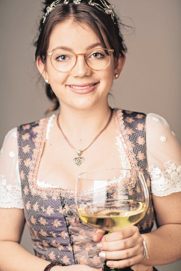 Weinprinzessin Julia I. FOTO: WEI Weinprinzessin Julia I. FOTO: WEI