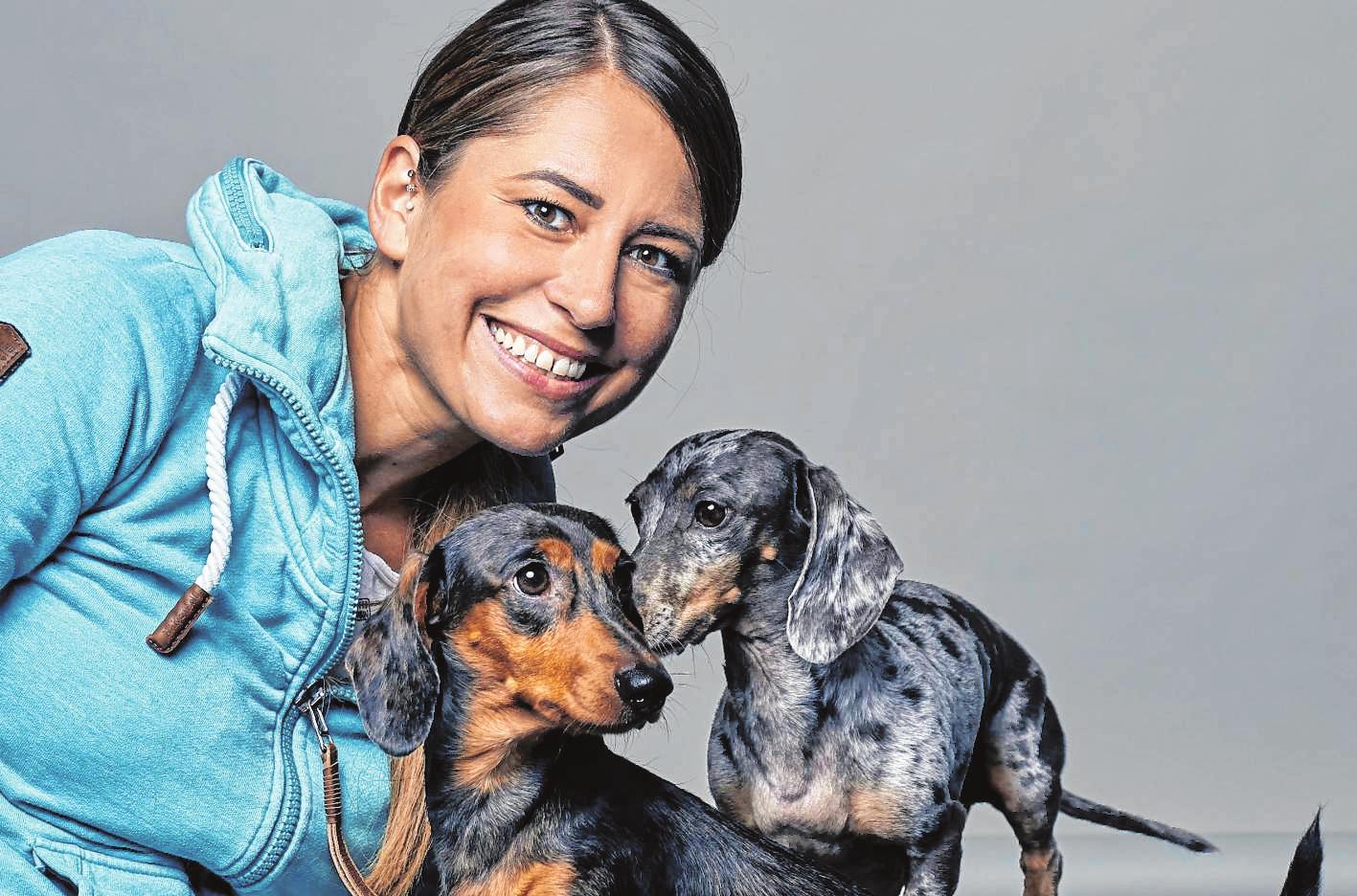 Erfahrene Trainerin: Nadine Bihn hat in ihrer Hundeschule häufig das Thema „Hund und Katze“ auf der Tagesordnung. Einige Regeln und vor allem Geduld helfen, die beiden Vierbeiner aneinander zu gewöhnen. BILD: NADINE BIHN