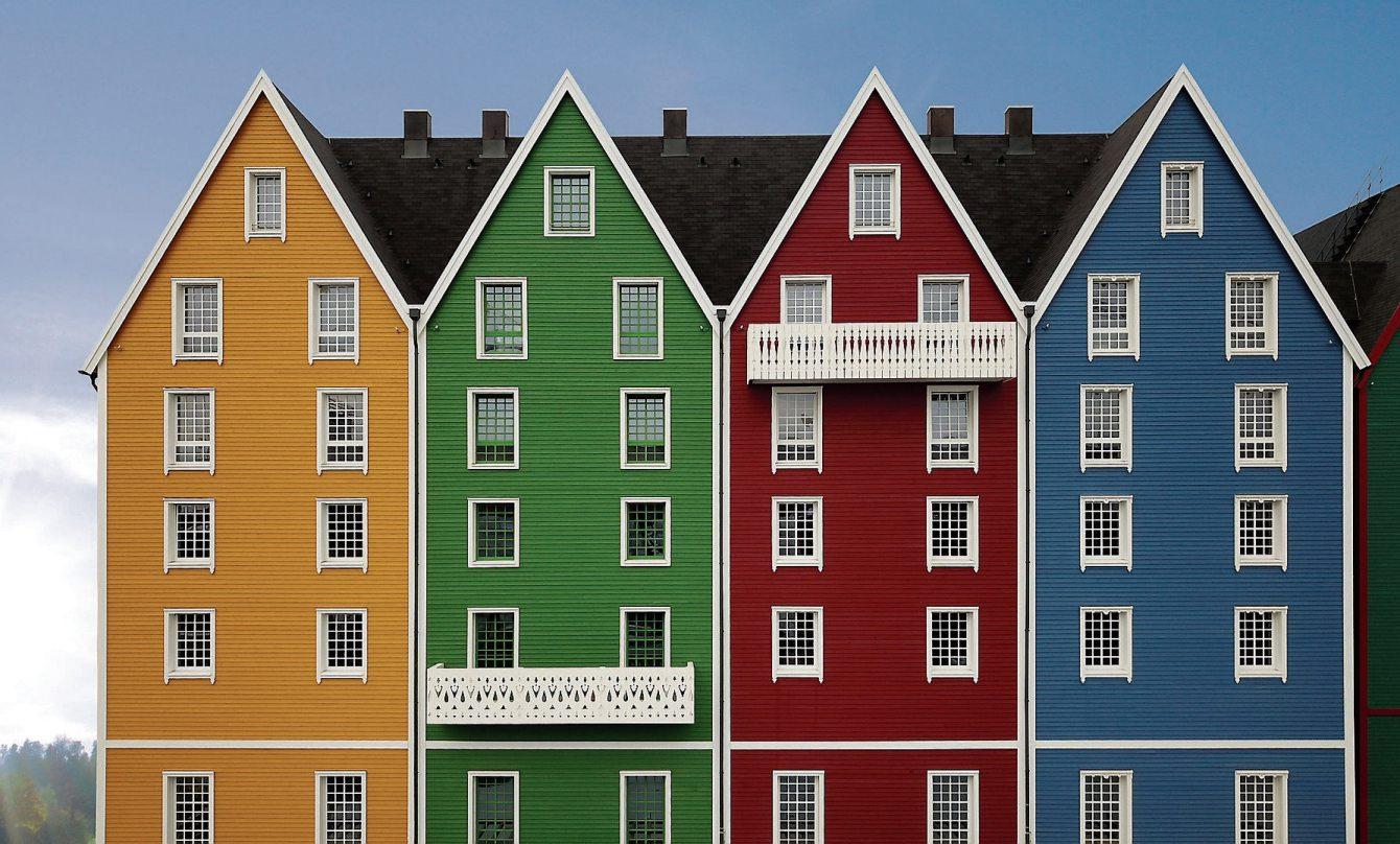 Referenzobjekte sind: das Hotel Kronasar im Europapark. Bilder: Fenster Ruoff