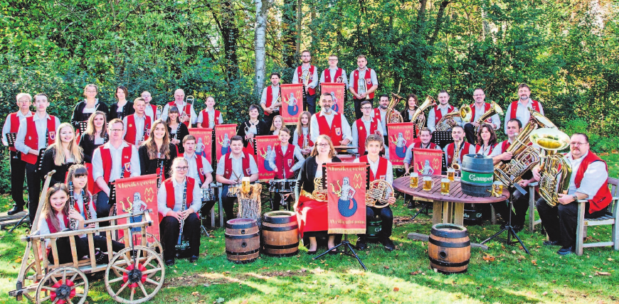 Beim Videodreh für die DVD „Hunned Joah Mussig – och goddela, des wädd laud!“ (Übersetzung: „Hundert Jahre Musik – o weh, das wird laut!“) Beim Videodreh für die DVD „Hunned Joah Mussig – och goddela, des wädd laud!“ (Übersetzung: „Hundert Jahre Musik – o weh, das wird laut!“)
