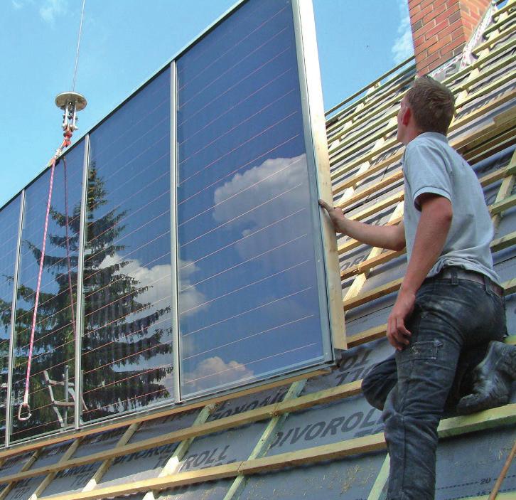 Auch die Solartechnik ob zur Warmwosserbereitung oder Stromerzeugung, gehört schon lange ins Ausbildungsprogramm des Dachdeckerhandwerks. Auch die Solartechnik ob zur Warmwosserbereitung oder Stromerzeugung, gehört schon lange ins Ausbildungsprogramm des Dachdeckerhandwerks.