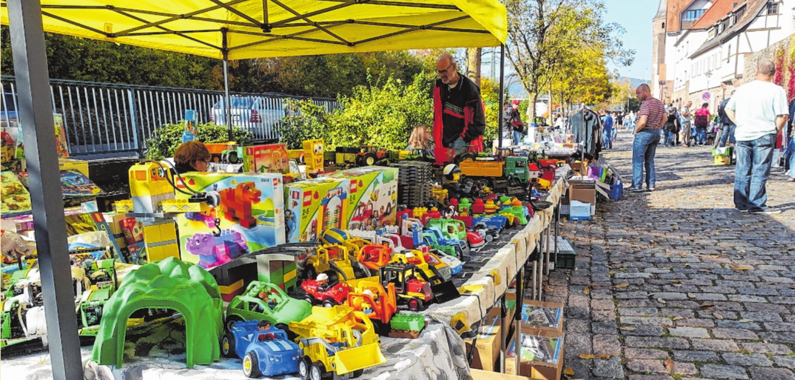 Wichtiger Bestandteil des Herbstmarktes in Gemünden ist der Flohmarkt. FOTO: MICHAEL FILIES Wichtiger Bestandteil des Herbstmarktes in Gemünden ist der Flohmarkt. FOTO: MICHAEL FILIES