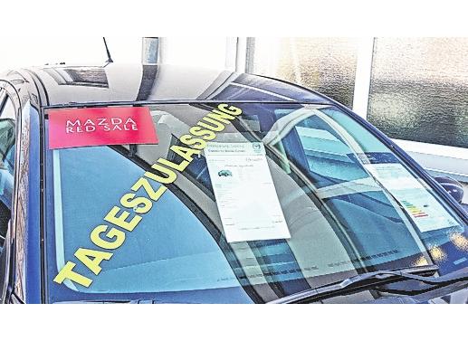 Über 80 Mazda-Fahrzeuge sind im Autohaus Krämer zu „RedSale“-Konditionen zu haben. Über 80 Mazda-Fahrzeuge sind im Autohaus Krämer zu „RedSale“-Konditionen zu haben.