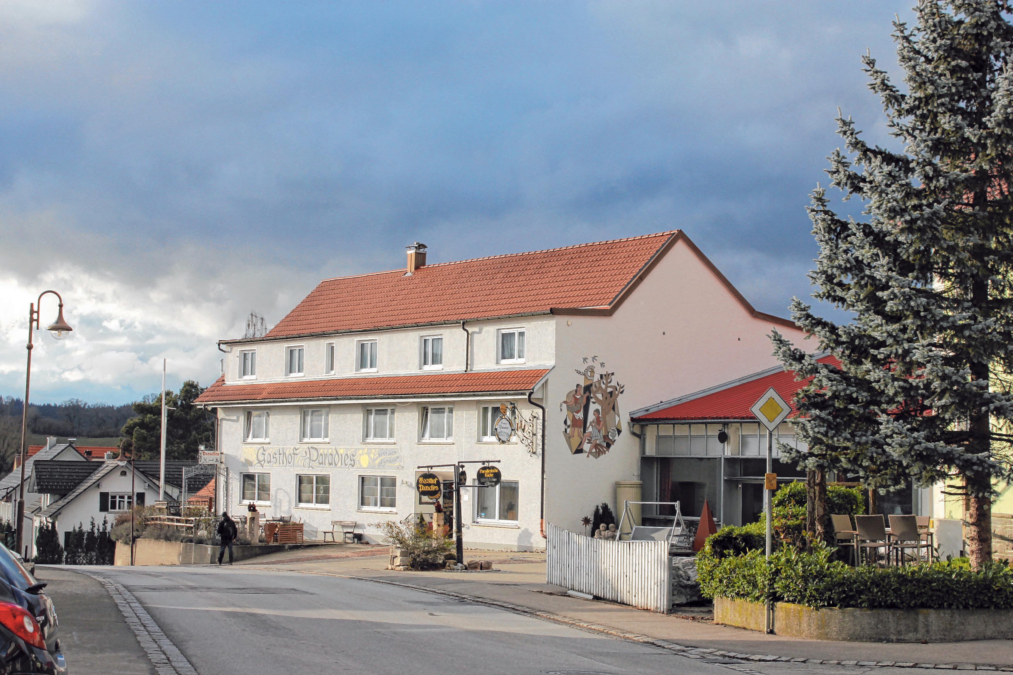 Im Gasthof Paradies kann man sehr gut einkehren. Im Gasthof Paradies kann man sehr gut einkehren.