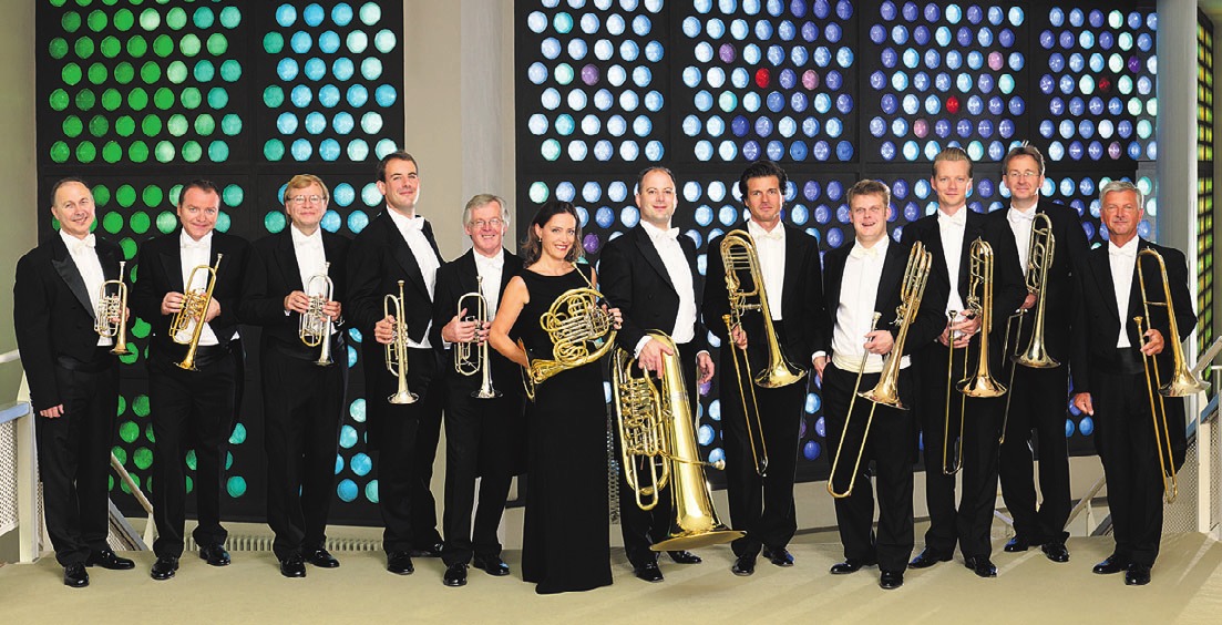 Das Blechbläserensemble der Berliner Philharmoniker tritt im Theater auf. Foto: Künstler Das Blechbläserensemble der Berliner Philharmoniker tritt im Theater auf. Foto: Künstler