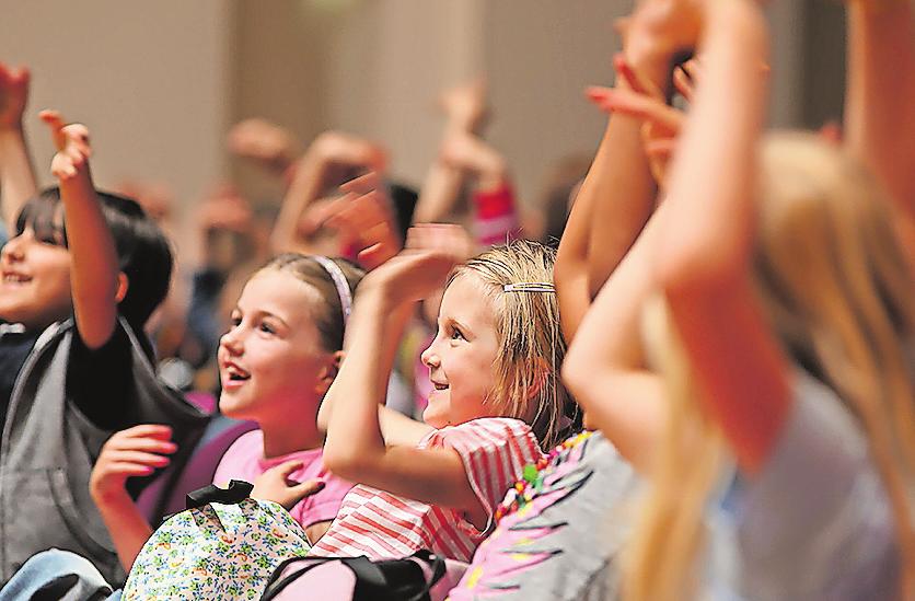 Fiebern mit: Kinder im DRP-Konzert. Foto: DRP/Astrid Karger/frei Fiebern mit: Kinder im DRP-Konzert. Foto: DRP/Astrid Karger/frei