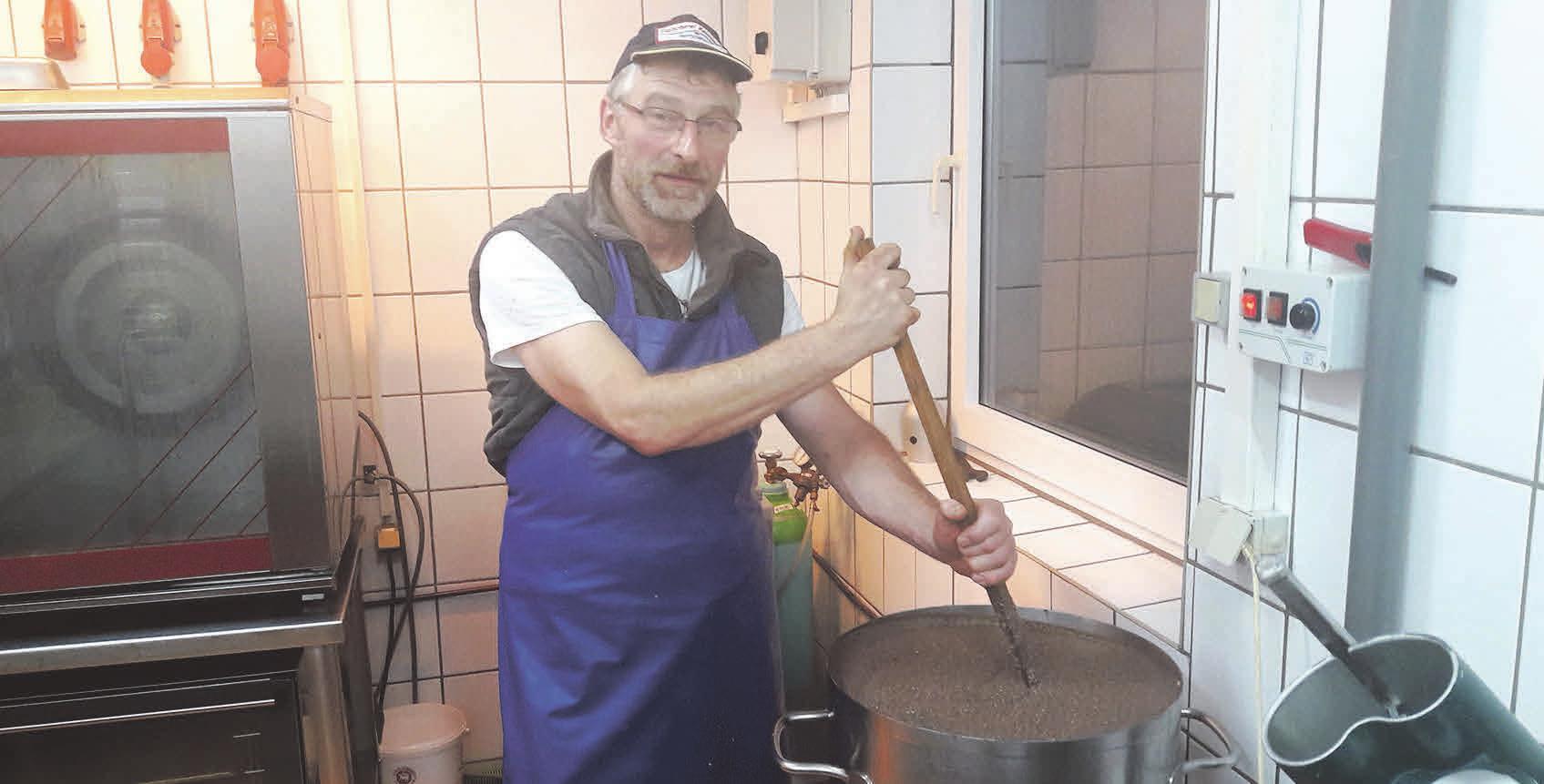 Bernd Reinsdorf ist Fleischer aus Leidenschaft. Foto:privat Bernd Reinsdorf ist Fleischer aus Leidenschaft. Foto:privat