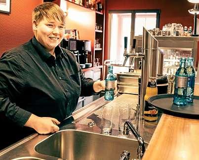 „Azubis-Coaches“ helfen den Jugendlichen, selbstbewusst mit ihrem Handicap umzugehen. FOTO: MOSAIK „Azubis-Coaches“ helfen den Jugendlichen, selbstbewusst mit ihrem Handicap umzugehen. FOTO: MOSAIK