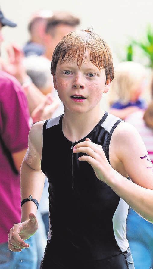 Schüler starten auf angepassten Strecken. FOTO: HELLER Schüler starten auf angepassten Strecken. FOTO: HELLER