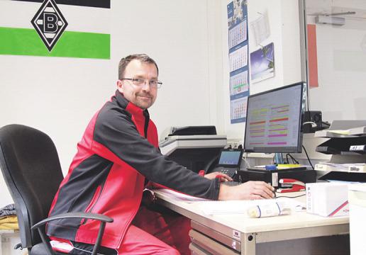 Lagerleiter Axel Rehbach an seinem Arbeitsplatz Bild: Volkmann
