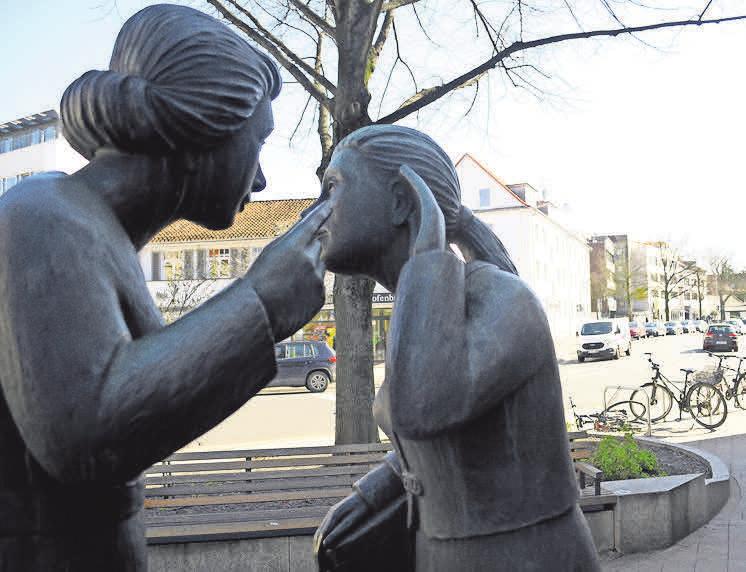 Die „Klönschnack“-Frauen im Kirchr- oder Zentrum würden sich heute sicherlich intensiv über den Coronavirus austauschen. Alerdings müssten sie einen größeren Abstand einhalten. Die „Klönschnack“-Frauen im Kirchr- oder Zentrum würden sich heute sicherlich intensiv über den Coronavirus austauschen. Alerdings müssten sie einen größeren Abstand einhalten.