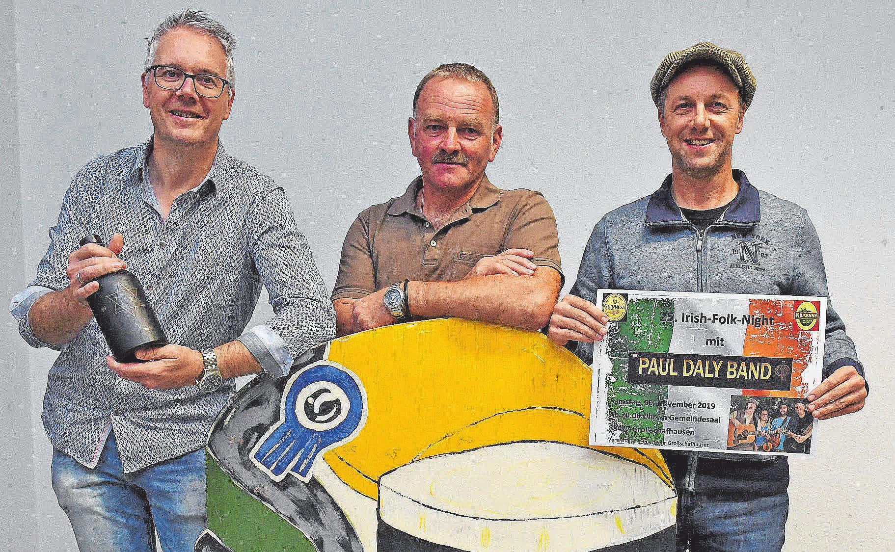 Seit vielen Jahren das Gesicht der Irish-Folk-Nacht: Stephen Wagner, Johann Niederwieser und Armin Bammert (von links). FOTO: BERND BAUR Seit vielen Jahren das Gesicht der Irish-Folk-Nacht: Stephen Wagner, Johann Niederwieser und Armin Bammert (von links). FOTO: BERND BAUR