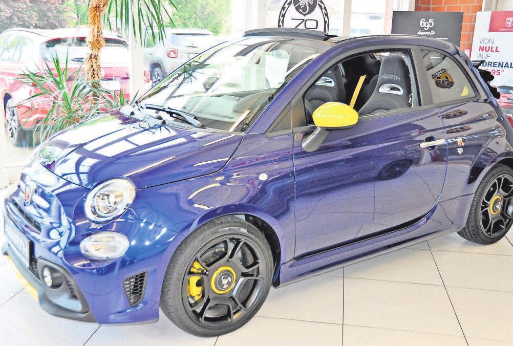 Der Abarth 595 Pista lebt für jede Sekunde eines Rennens. Dafür wurde er gebaut. Adrenalin und Erregung treiben ihn an. Der Abarth 595 Pista lebt für jede Sekunde eines Rennens. Dafür wurde er gebaut. Adrenalin und Erregung treiben ihn an.