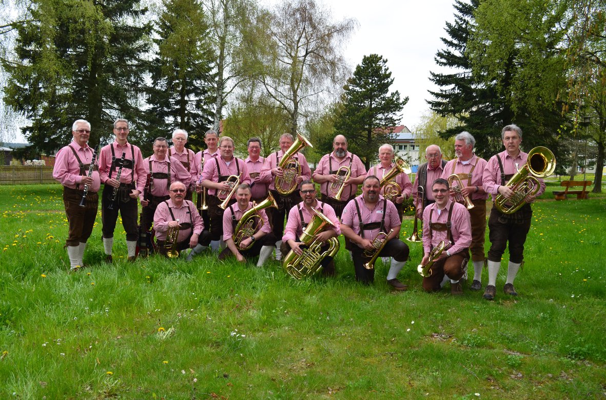 Die „Einetaler Jäger“ sind am Sonntag von 11.30 bis 13.30 Uhr mit zünftiger Blasmusik zu Gast. FOTO: BAND Die „Einetaler Jäger“ sind am Sonntag von 11.30 bis 13.30 Uhr mit zünftiger Blasmusik zu Gast. FOTO: BAND