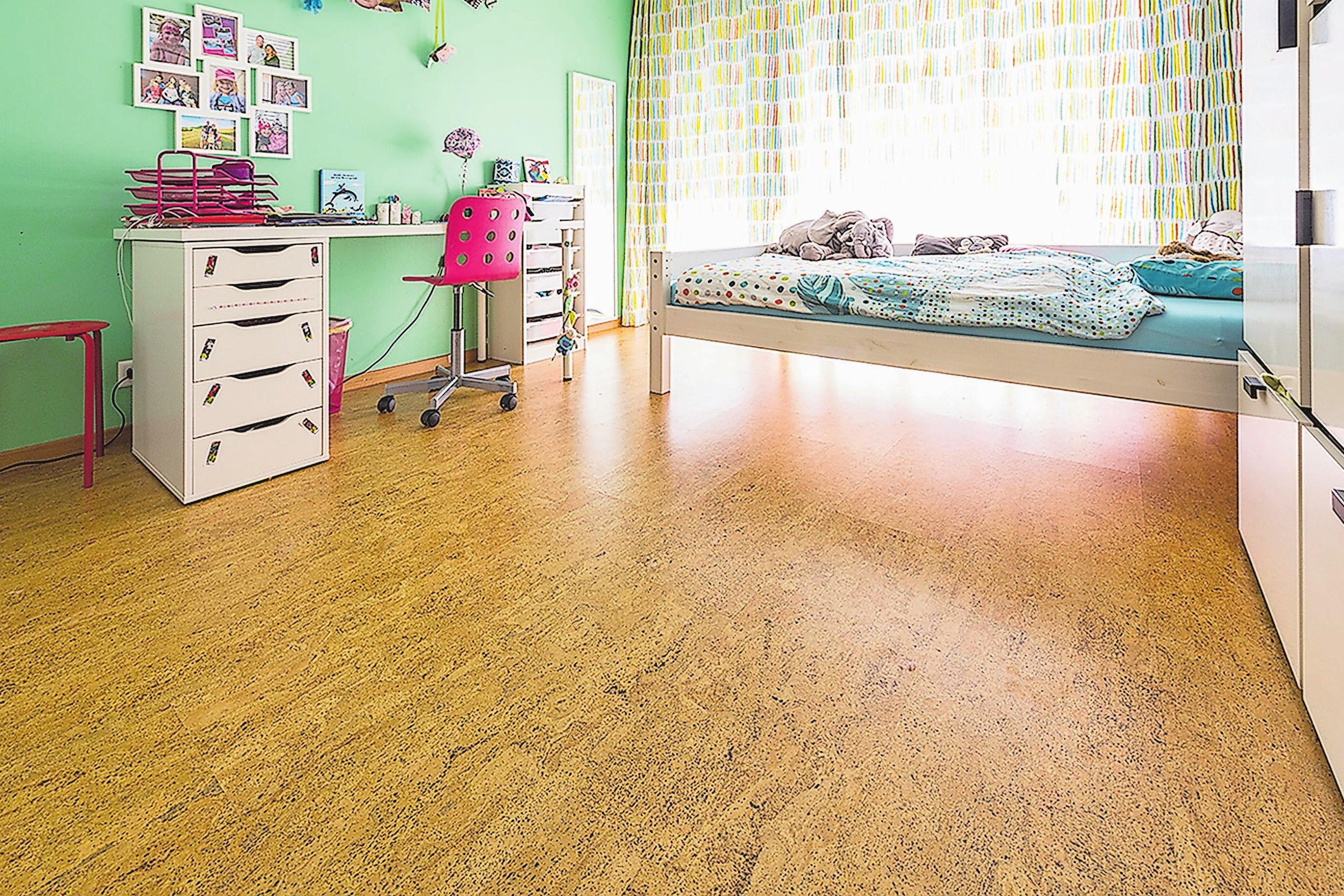 Kork vermittelt durch seine Natürlichkeit ein angenehmes Raumklima und ist sehr pflegeleicht. Ideal fürs Kinderzimmer. Bilder: PD Kork vermittelt durch seine Natürlichkeit ein angenehmes Raumklima und ist sehr pflegeleicht. Ideal fürs Kinderzimmer. Bilder: PD