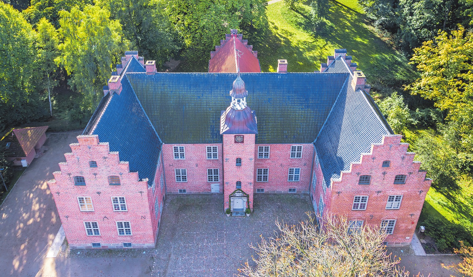 Schlosspraxis Dres. Schlünzen im Schloss Hagen Schlosspraxis Dres. Schlünzen im Schloss Hagen