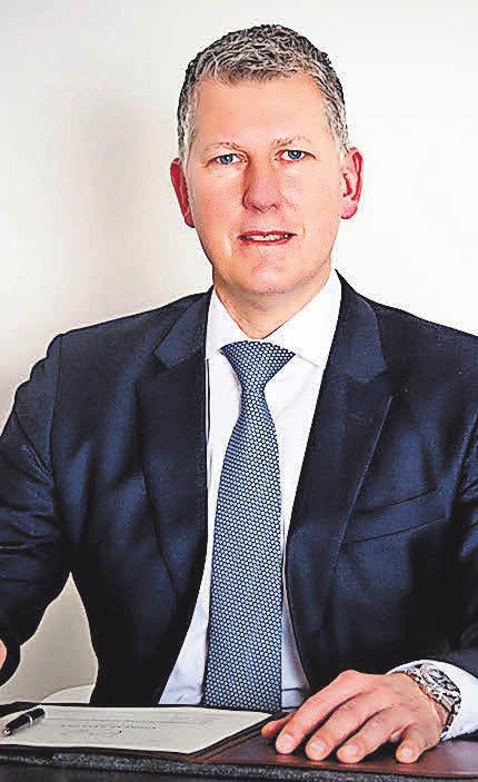 Andreas Kellner berät Kunden und Kundinnen in seiner Kanzlei in Großburgwedel. Andreas Kellner berät Kunden und Kundinnen in seiner Kanzlei in Großburgwedel.