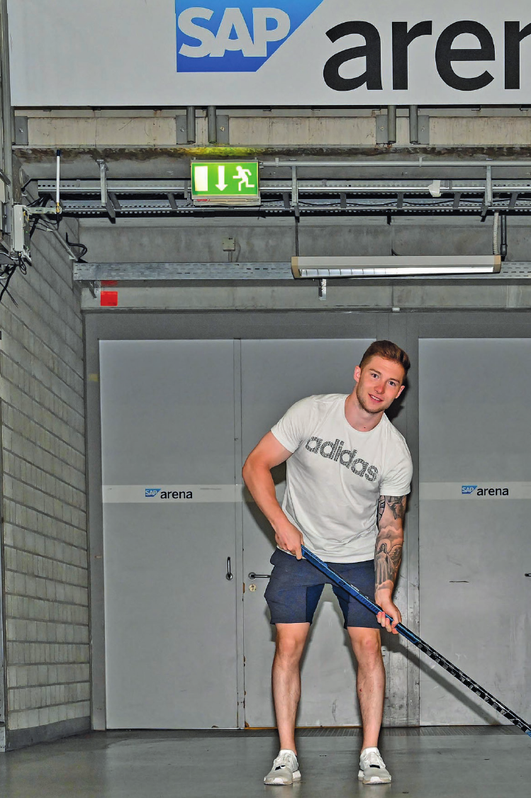 Adler Janik Möser zeigt „sein“ Mannheim Image 1 Adler Janik Möser zeigt „sein“ Mannheim Image 1