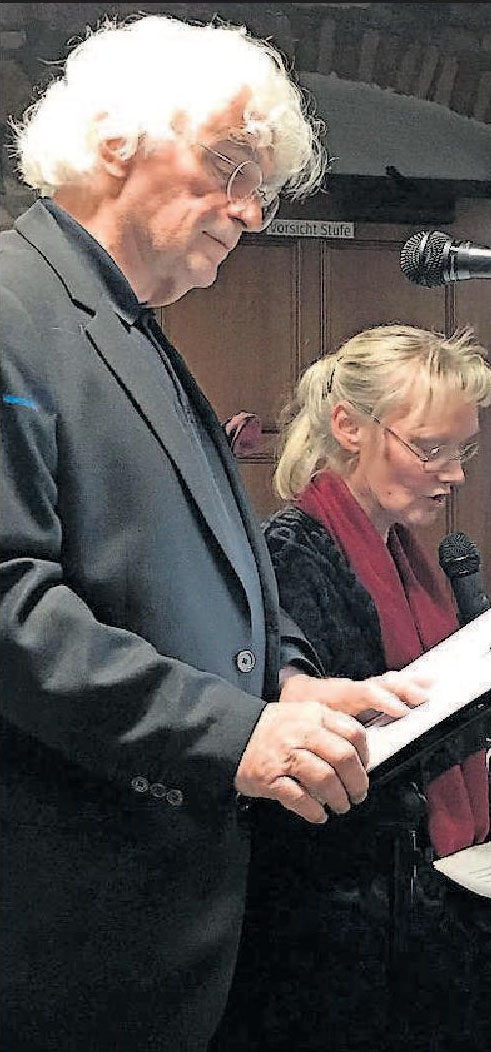 Wolfgang Allinger und Ute Kliewer bei einer Lesung im Januar. ARCHIVFOTO: HOLGER PÖSCHL Wolfgang Allinger und Ute Kliewer bei einer Lesung im Januar. ARCHIVFOTO: HOLGER PÖSCHL