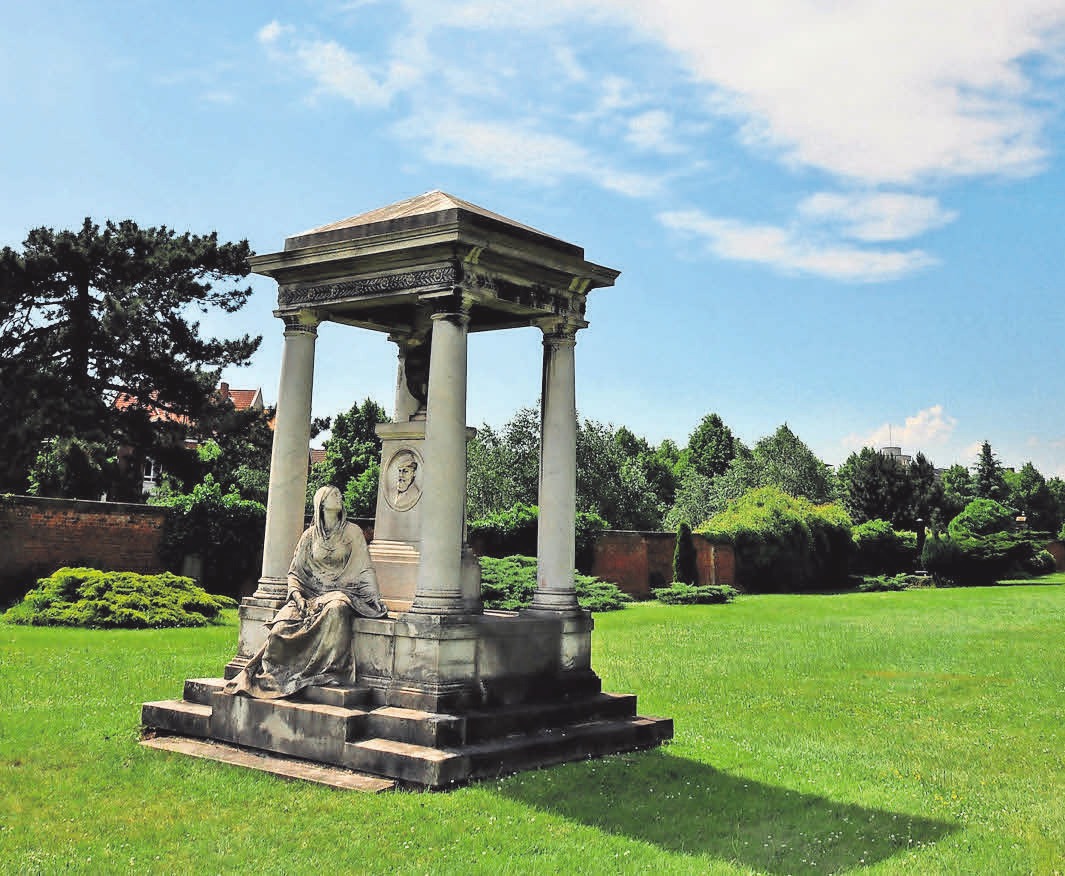 Der Friedhof soll ein Ort der Begegnung sein. Der Friedhof soll ein Ort der Begegnung sein.