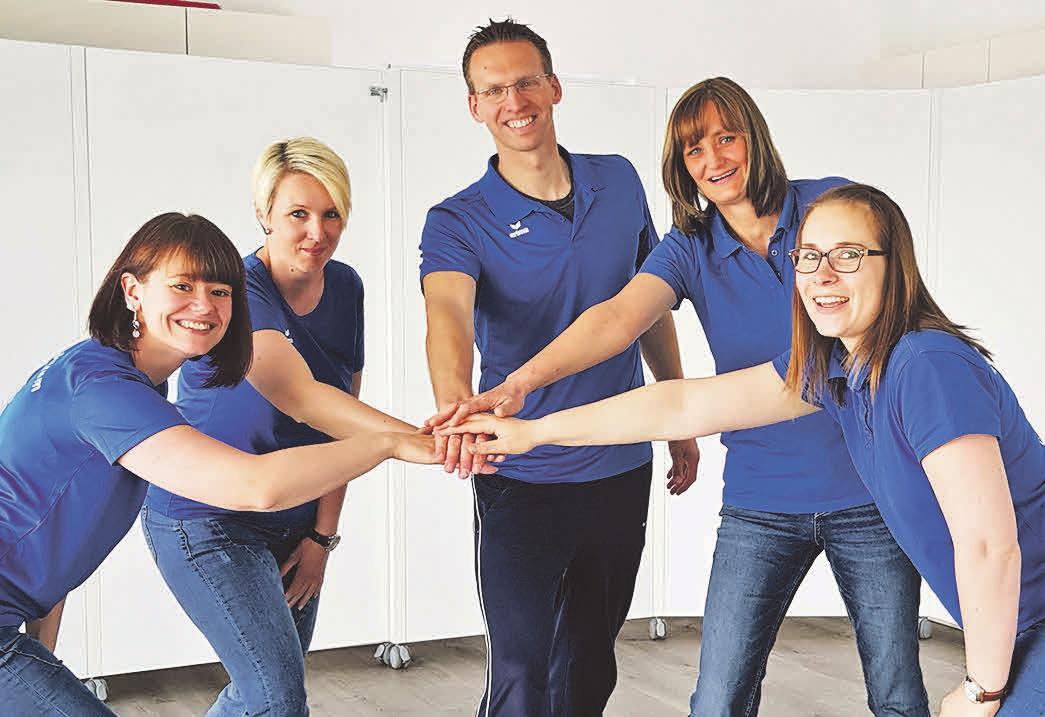 Im Team 3 starten (v. l.): Anne Engel, Mandy Giesecke, Bastian Rein, Bettina Thalemann, Monique Vogler. Im Team 3 starten (v. l.): Anne Engel, Mandy Giesecke, Bastian Rein, Bettina Thalemann, Monique Vogler.