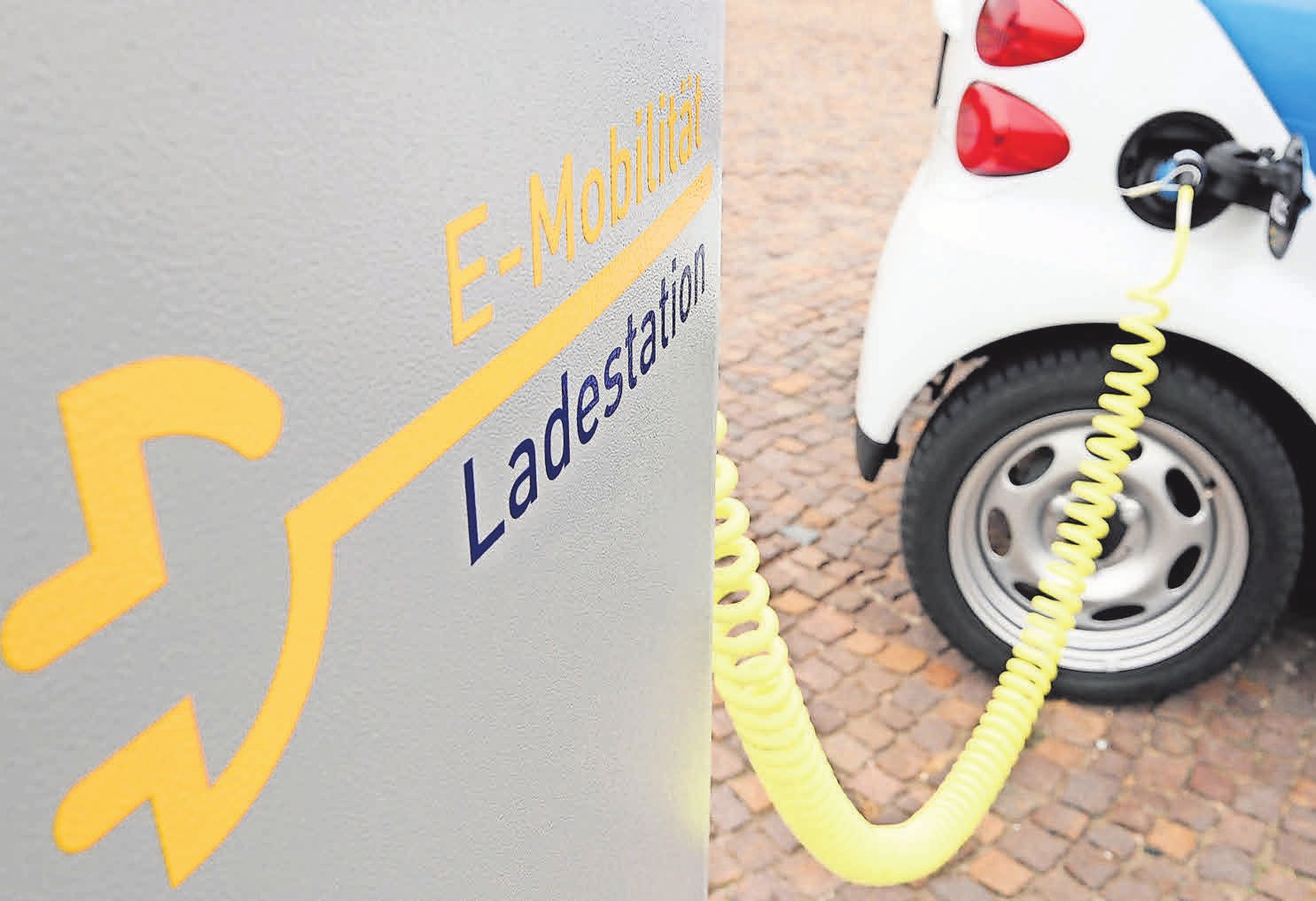 Elektroautos werden lauter und für manche auch steuerlich günstiger. Foto: dpa Elektroautos werden lauter und für manche auch steuerlich günstiger. Foto: dpa