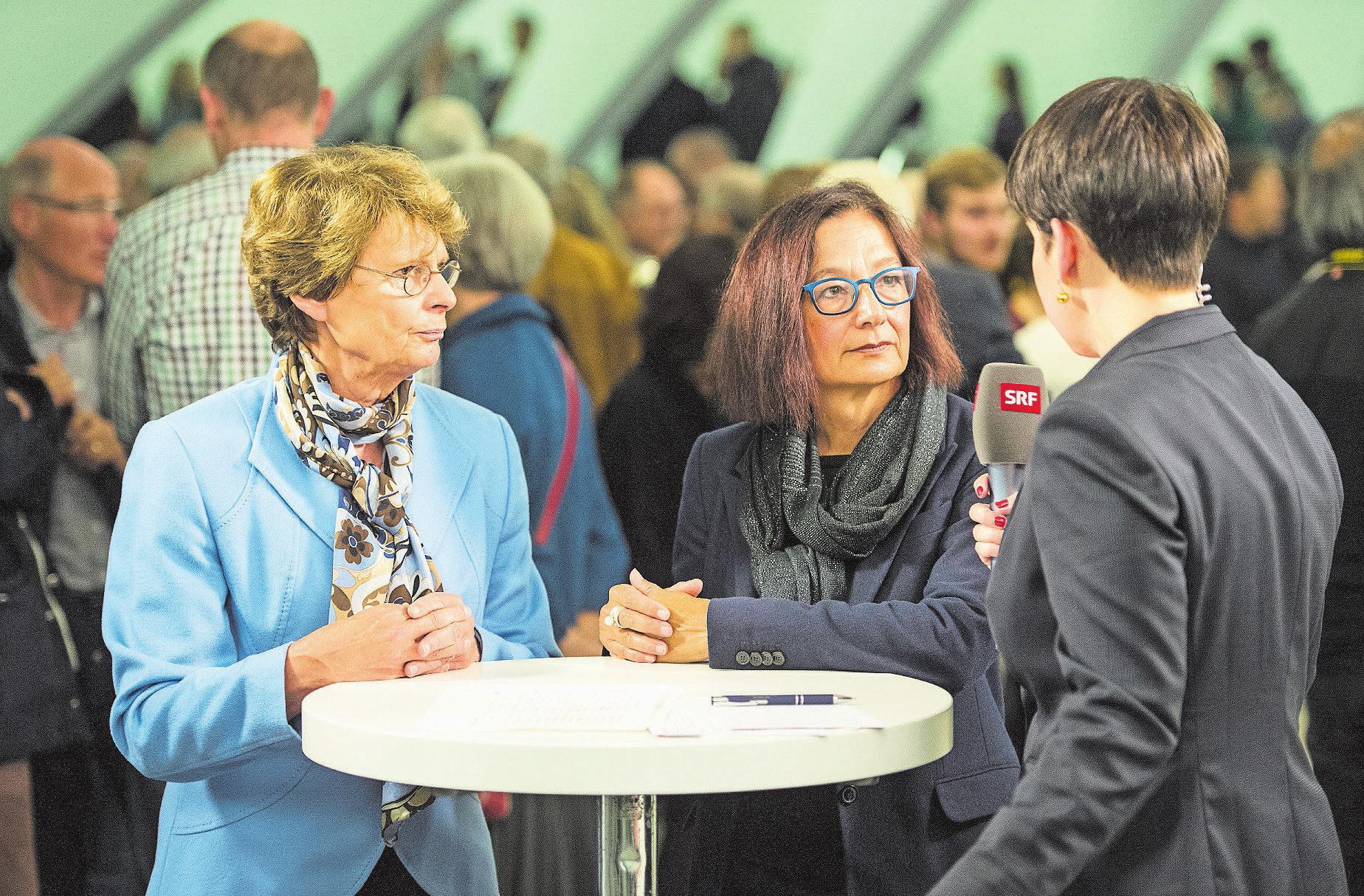 Konsternierte Gesichter: Margrit Kessler (GLP) und Yvonne Gilli (Grüne) nach der Niederlage im Wahlherbst 2015. Bild: Benjamin Manser