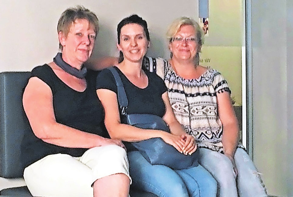 Annett Schäfer, Daniela Wähner und Gabriela Kirsten (v.l.) sind das Team der neuen Filiale, das sich mit Einfühlungsvermögen der Kundenbedürfnisse annimmt. Foto: Sanitätshaus Matthies Annett Schäfer, Daniela Wähner und Gabriela Kirsten (v.l.) sind das Team der neuen Filiale, das sich mit Einfühlungsvermögen der Kundenbedürfnisse annimmt. Foto: Sanitätshaus Matthies