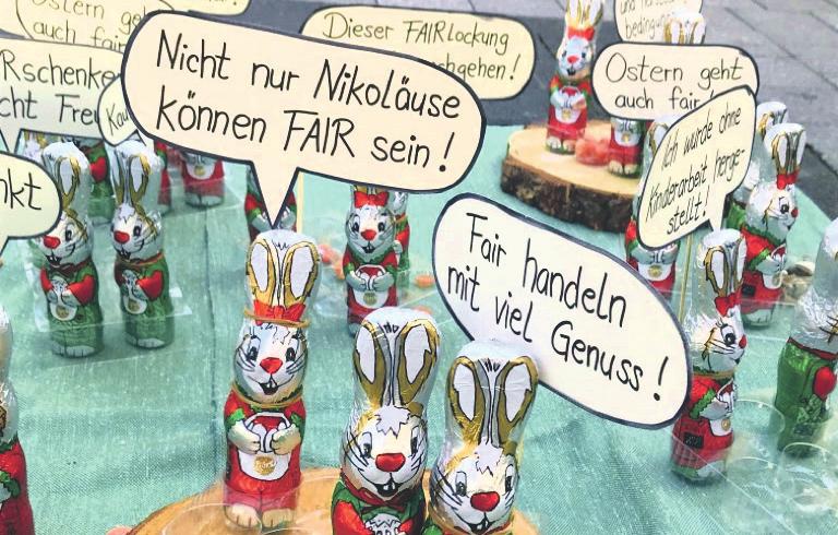 Mit einer „Osterhasen-Demo“ wurde vor Kurzem in Brühl auf fairen Handel aufmerksam gemacht. Bild: Heike Kragl-Besse