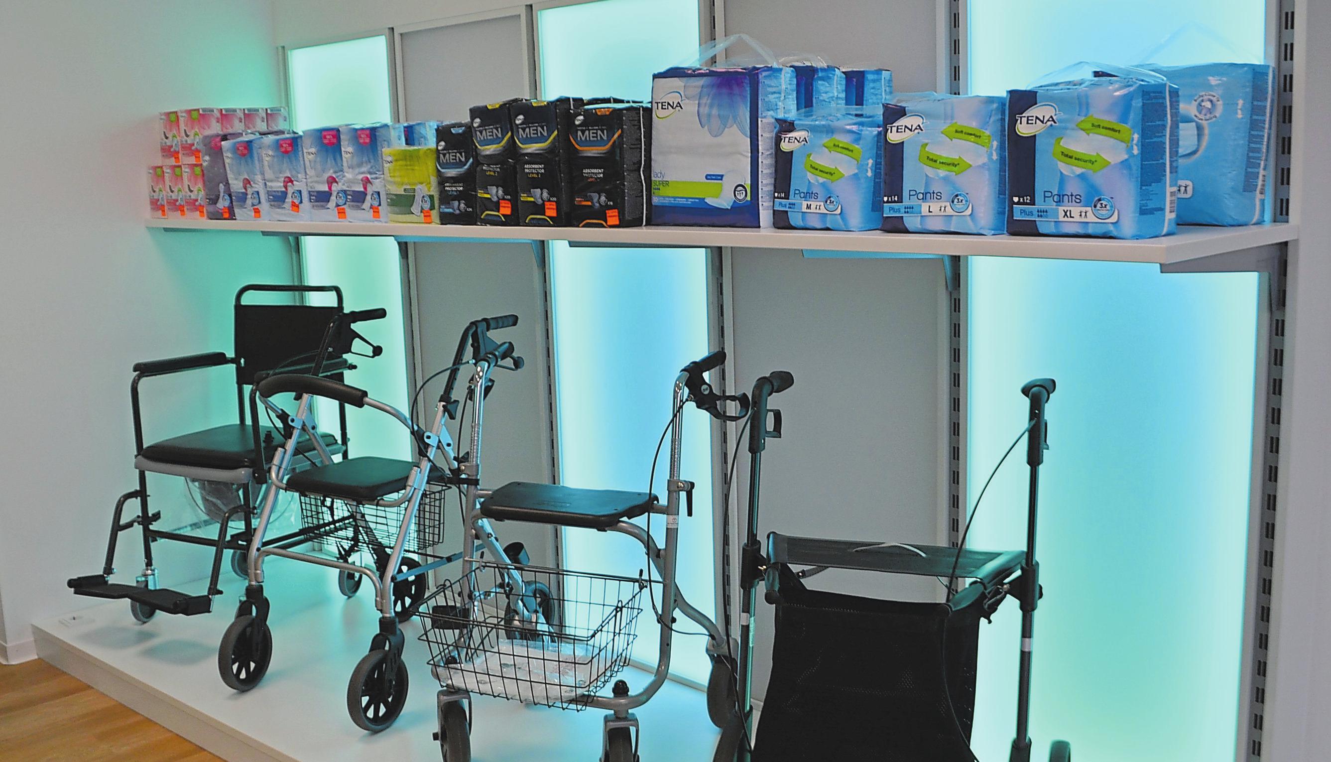 Ein eigener Raum für die Beratung rund um Rollatoren, Hygieneartikel und weitere Hilfsmittel ist im Zuge der Erweiterung entstanden. Ein eigener Raum für die Beratung rund um Rollatoren, Hygieneartikel und weitere Hilfsmittel ist im Zuge der Erweiterung entstanden.