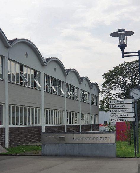 Die Tonnenhalle von außen. Bilder: Uhland2/Kappeller