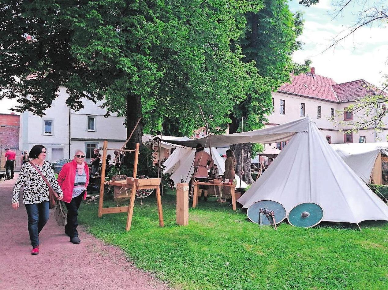 Der Mittelalter-Markt entführt in vergangene Zeiten. Fotos: Stadt Vacha Der Mittelalter-Markt entführt in vergangene Zeiten. Fotos: Stadt Vacha