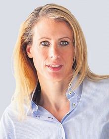 Sophie von Saldern ist Personalchefin der Kölner Verkehrs-Betriebe AG. Von Saldern setzt verstärkt auf den Wettbewerbsfaktor Mitarbeiterwohnungen. Sophie von Saldern ist Personalchefin der Kölner Verkehrs-Betriebe AG. Von Saldern setzt verstärkt auf den Wettbewerbsfaktor Mitarbeiterwohnungen.