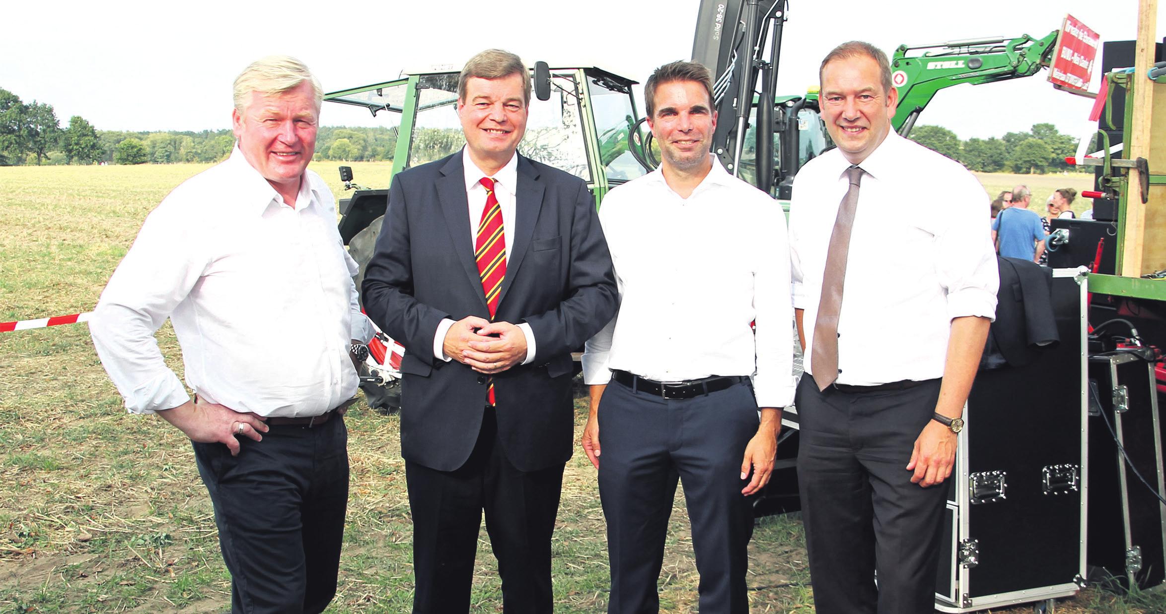 Dr. Bernd Althusmann (von links), Enak Ferlemann, Dr. Jörg Nigge und Henning Otte. Foto: Jörg Grünhagen Dr. Bernd Althusmann (von links), Enak Ferlemann, Dr. Jörg Nigge und Henning Otte. Foto: Jörg Grünhagen