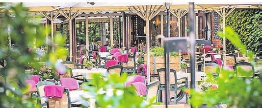 Das Hotel bietet auch eine gemütliche Terrasse. Das Hotel bietet auch eine gemütliche Terrasse.