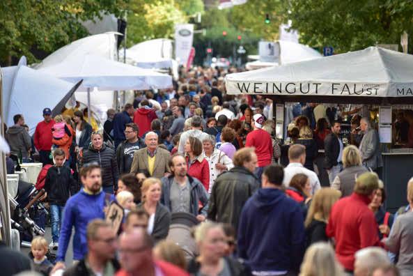 Das Taunusstraßenfest wird von Gästen aus nah und fern gern besucht. Archivfoto: Joachim Sobek Das Taunusstraßenfest wird von Gästen aus nah und fern gern besucht. Archivfoto: Joachim Sobek