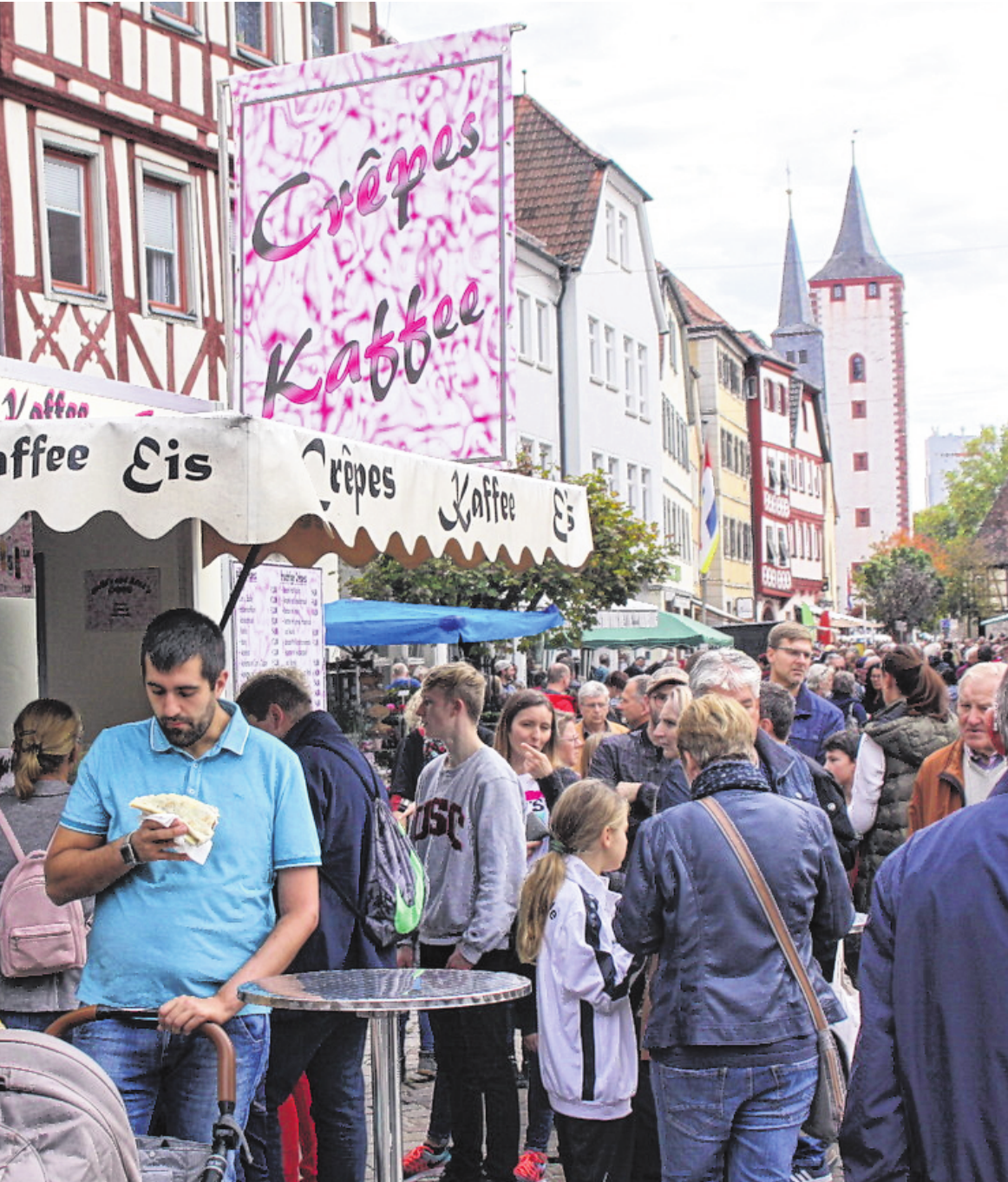 Nach der coronabedingten Absage im vergangenen Jahr gibt es wieder einen Oktobermarkt in Karlstadt. Die auf 30 begrenzte Ständeanzahl für die freien Händler dürfte für einen luftigeren Markt als vor zwei Jahren sorgen. FOTO: JÜRGEN KAMM
