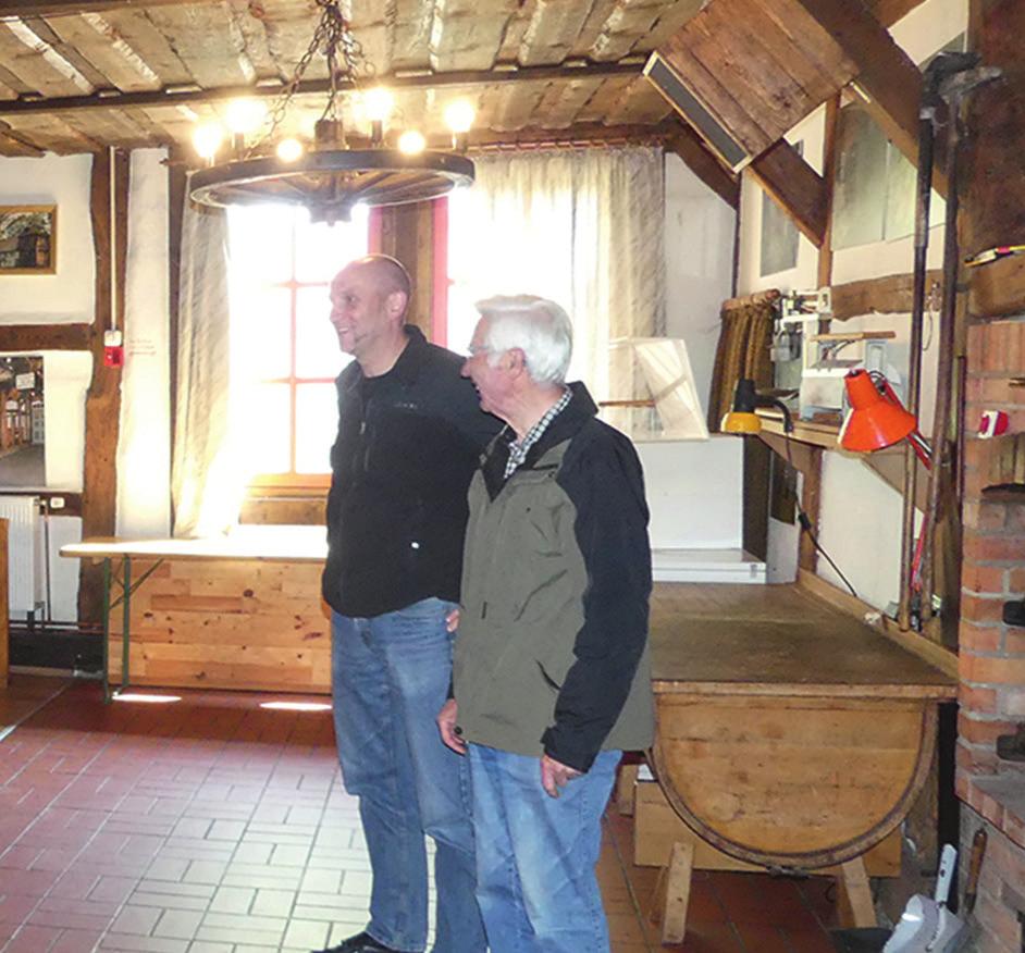 Das Backhaus war früher ein Schaf- und Rinderstall, den der Kultur- und Heimatverein vor dem Abriss bewahrte. Das Backhaus war früher ein Schaf- und Rinderstall, den der Kultur- und Heimatverein vor dem Abriss bewahrte.
