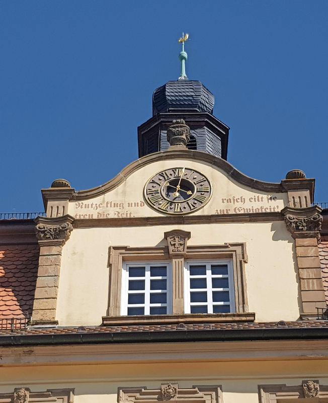 Die Rathausuhr wählte Elke Pfeiffer als Fotomotiv. Die Rathausuhr wählte Elke Pfeiffer als Fotomotiv.