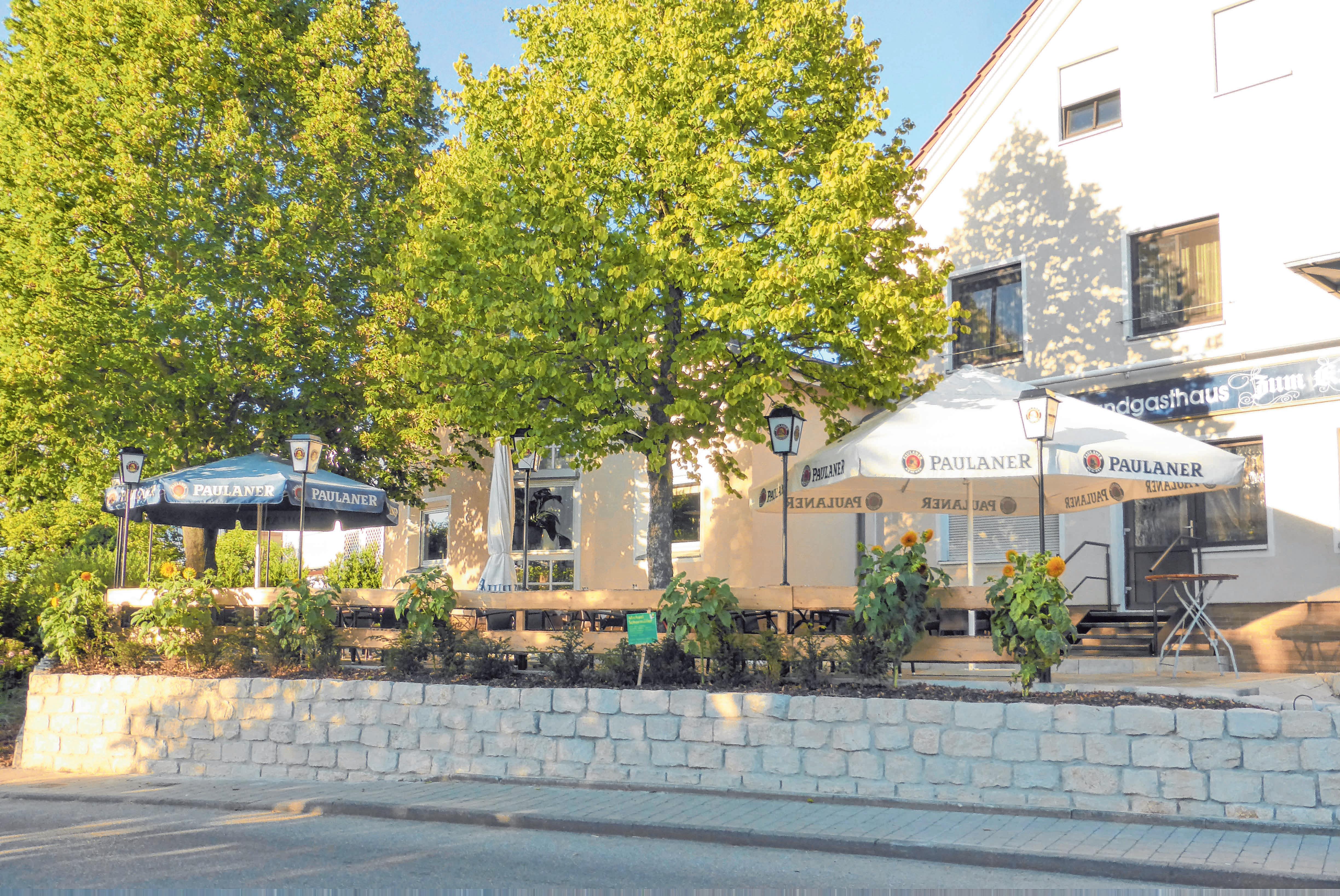 FOTO: LANDGASTHOF ZUM KREUZ FOTO: LANDGASTHOF ZUM KREUZ