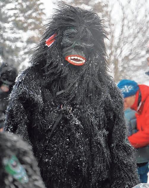 Die Russenrieder Fasnetsfigur „Gorilla“ Die Russenrieder Fasnetsfigur „Gorilla“