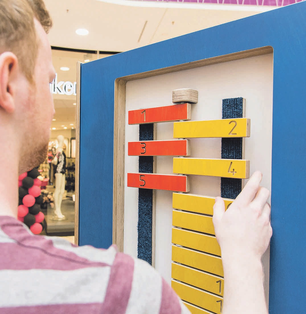 Experimentieren und Mathematik verstehen: die Ausstellung MatheMagie macht’s möglich. Foto: ECE Experimentieren und Mathematik verstehen: die Ausstellung MatheMagie macht’s möglich. Foto: ECE