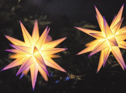 Herrnhuter Sterne symbolisieren den Stern von Bethlehem Foto: Klaar