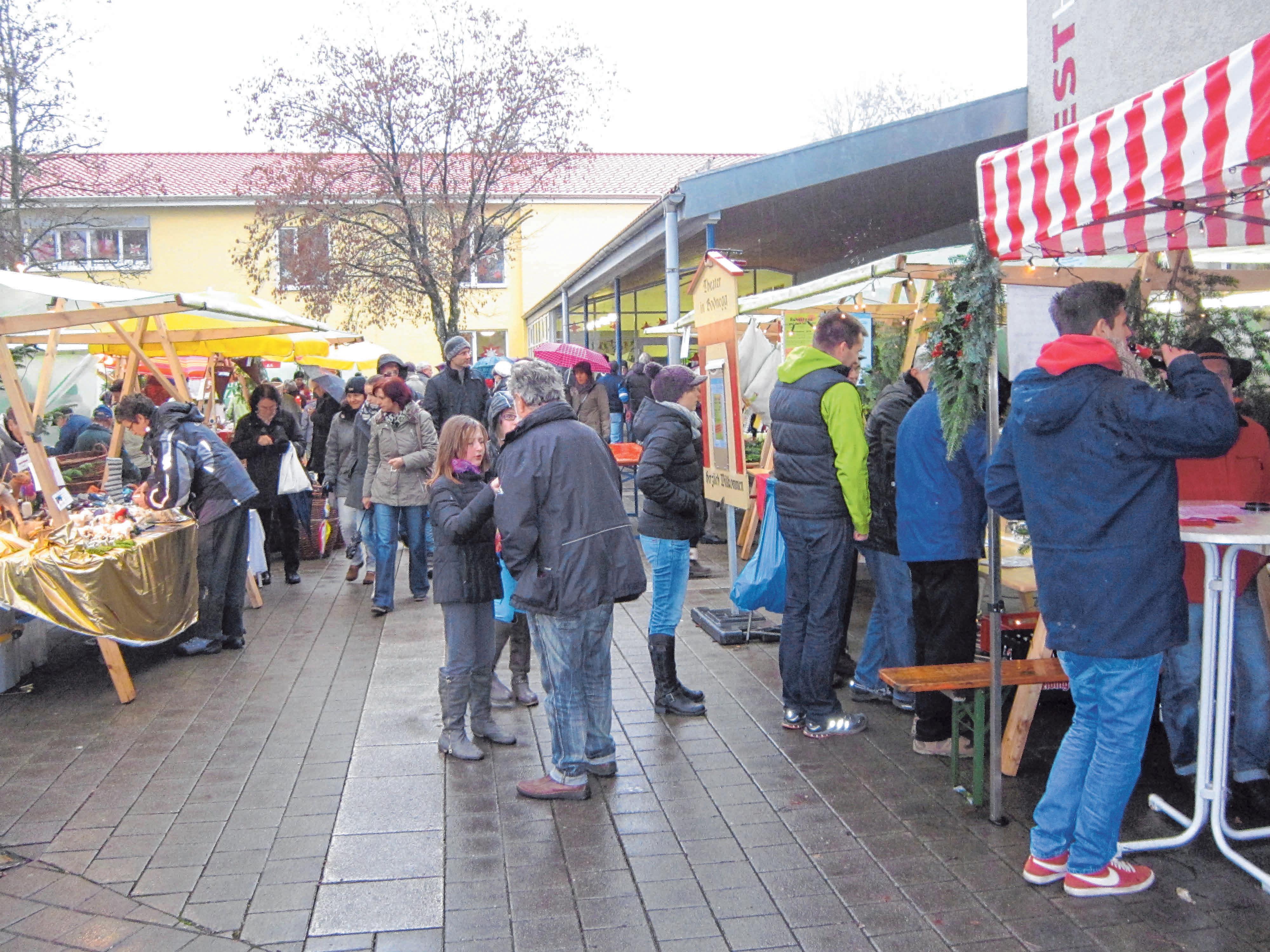 Bummeln, Leute treffen und das Angebot genießen! Bummeln, Leute treffen und das Angebot genießen!