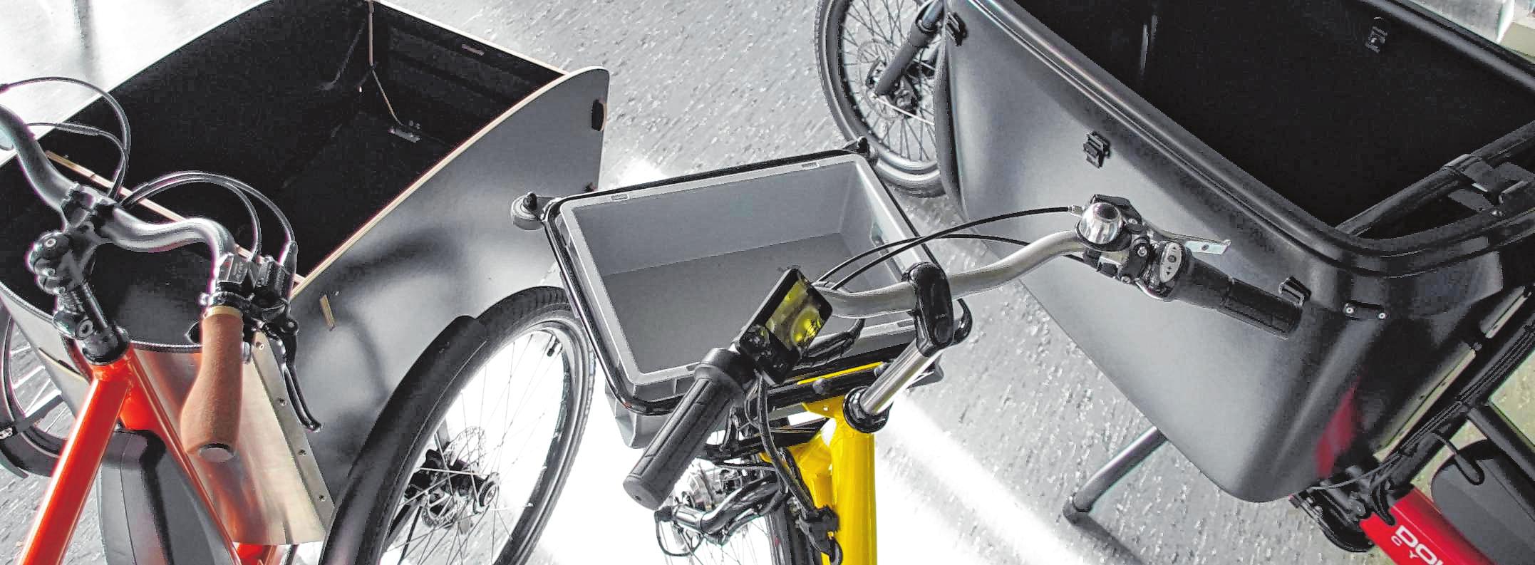 Die Transportboxen der E-Cargo-Bikes können unterschiedlich ausgestattet sein – etwa für Handwerker oder für Lieferdienste. Bild: Thomas Zelinger Die Transportboxen der E-Cargo-Bikes können unterschiedlich ausgestattet sein – etwa für Handwerker oder für Lieferdienste. Bild: Thomas Zelinger