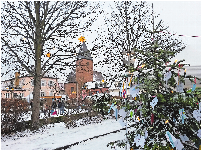 Am Königsplatz: Ob es heuer zum Weihnachtsmarkt wohl wieder eine weiße Kulisse gibt? FOTO: KRAUS Am Königsplatz: Ob es heuer zum Weihnachtsmarkt wohl wieder eine weiße Kulisse gibt? FOTO: KRAUS
