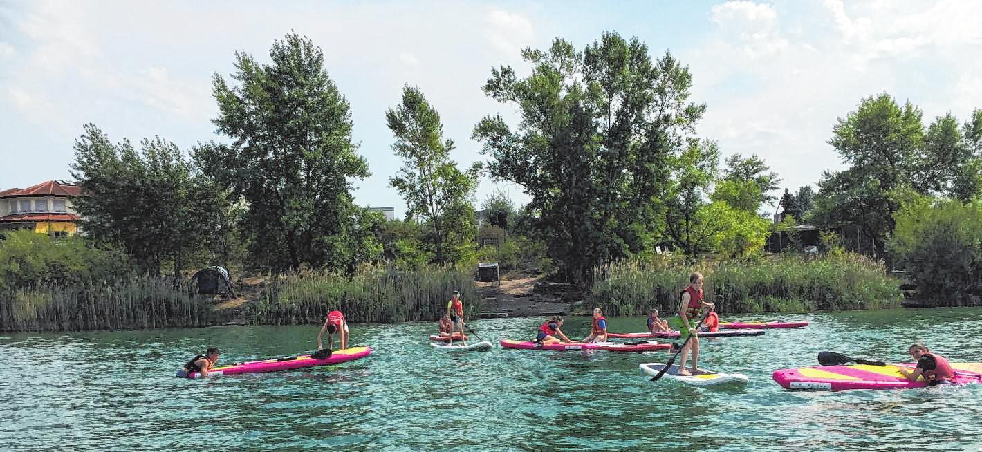 Eine besondere Idee für den Kindergeburtstag: Stand Up Paddling macht den Kids richtig Spaß. Eine besondere Idee für den Kindergeburtstag: Stand Up Paddling macht den Kids richtig Spaß.