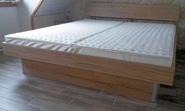 Das Bett Malente lässt sich mit unterschiedlichen Rahmen und Kopfteilen individualisieren. FOTO: HFR Das Bett Malente lässt sich mit unterschiedlichen Rahmen und Kopfteilen individualisieren. FOTO: HFR